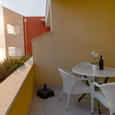 Luxury Ruzmarina With New Heated Infinity Pool And Lounge Area * Marusici (Split-Dalmatia)