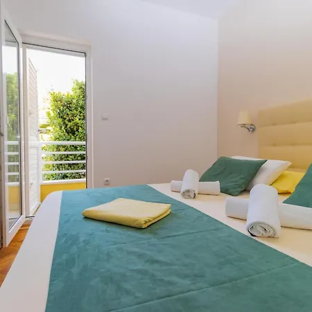 Luxury Ruzmarina With New Heated Infinity Pool And Lounge Area Marusici (Split-Dalmatia)