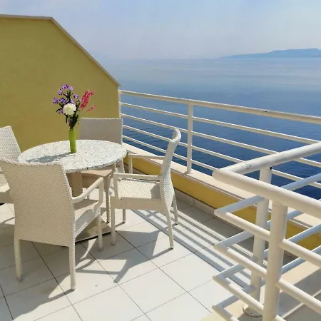 Luxury Ruzmarina With New Heated Infinity Pool And Lounge Area *