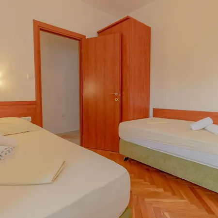 Luxury Ruzmarina With New Heated Infinity Pool And Lounge Area *