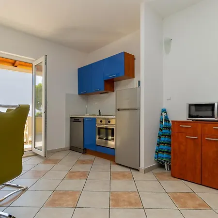 Luxury Ruzmarina With New Heated Infinity Pool And Lounge Area Apartment