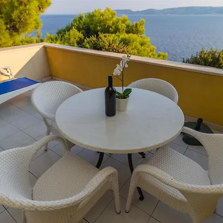 Апартаменты Luxury Ruzmarina With New Heated Infinity Pool And Lounge Area