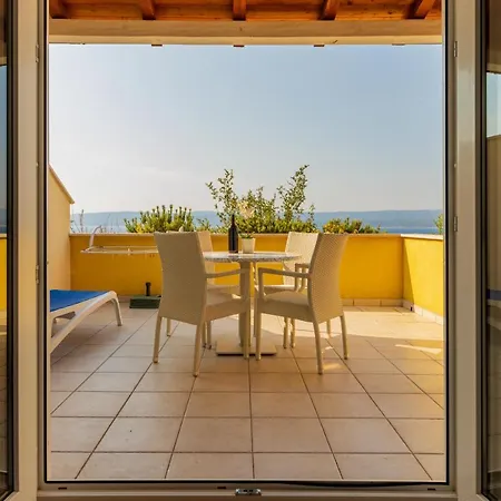Luxury Ruzmarina With New Heated Infinity Pool And Lounge Area Apartment Marusici (Split-Dalmatia)