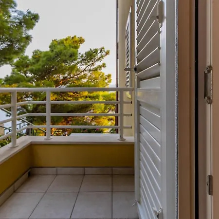 Luxury Ruzmarina With New Heated Infinity Pool And Lounge Area Apartment