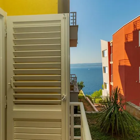 Luxury Ruzmarina With New Heated Infinity Pool And Lounge Area Apartment *
