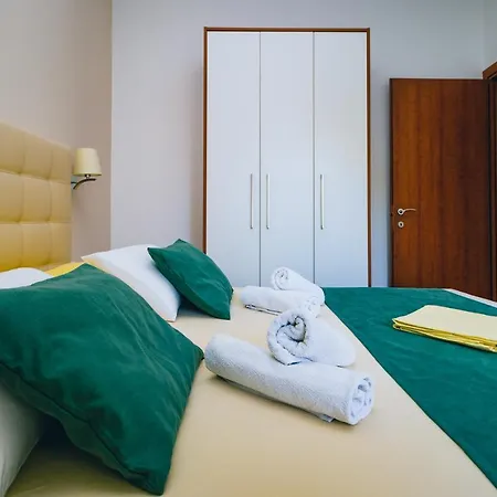 Luxury Ruzmarina With New Heated Infinity Pool And Lounge Area *