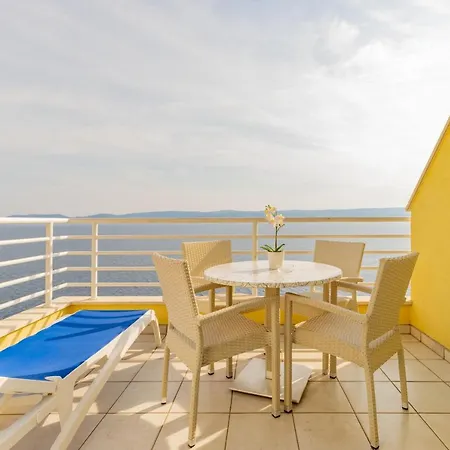 Apartment Luxury Ruzmarina With New Heated Infinity Pool And Lounge Area