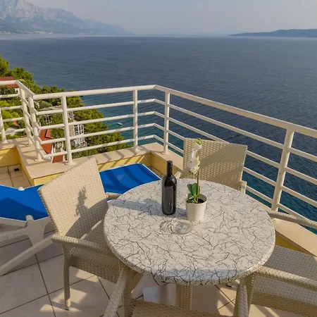 Apartment Luxury Ruzmarina With New Heated Infinity Pool And Lounge Area Marusici (Split-Dalmatia)