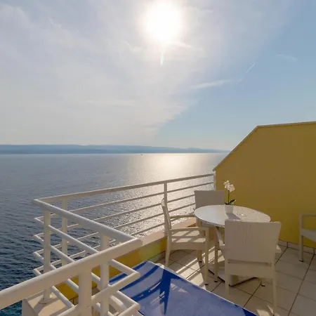 Luxury Ruzmarina With New Heated Infinity Pool And Lounge Area Apartment Marusici (Split-Dalmatia)