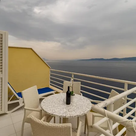 Apartment Luxury Ruzmarina With New Heated Infinity Pool And Lounge Area *