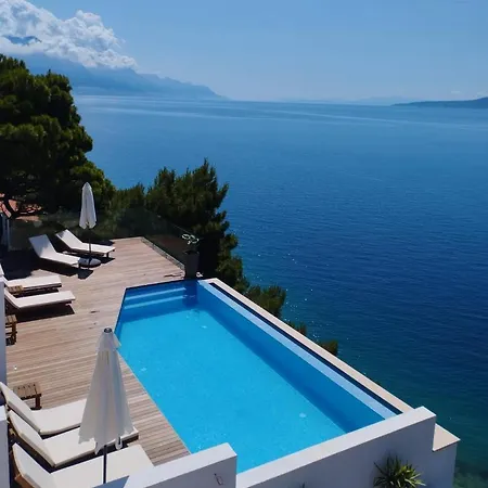Luxury Ruzmarina With New Heated Infinity Pool And Lounge Area Apartment