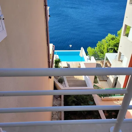 Luxury Ruzmarina With New Heated Infinity Pool And Lounge Area * Marusici (Split-Dalmatia)