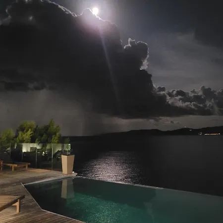 Luxury Ruzmarina With New Heated Infinity Pool And Lounge Area