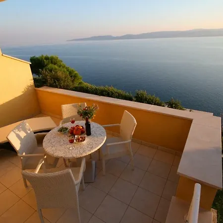 Luxury Ruzmarina With New Heated Infinity Pool And Lounge Area * Marusici (Split-Dalmatia)