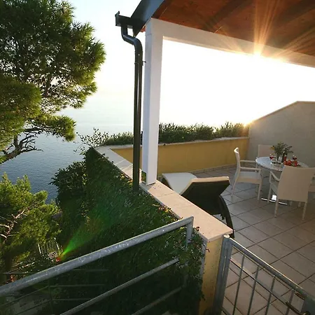 Апартаменты Luxury Ruzmarina With New Heated Infinity Pool And Lounge Area Marusici (Split-Dalmatia)