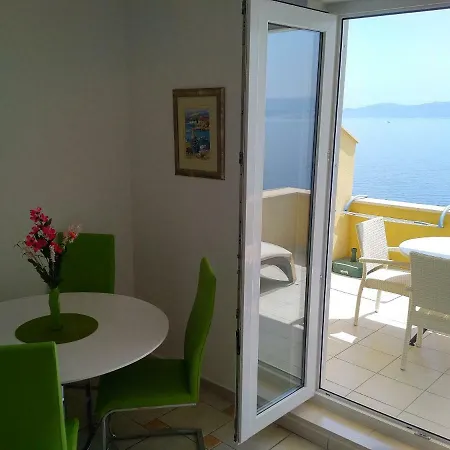Luxury Ruzmarina With New Heated Infinity Pool And Lounge Area Апартаменты