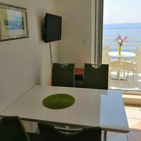 Апартаменты Luxury Ruzmarina With New Heated Infinity Pool And Lounge Area