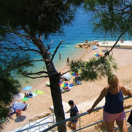 Luxury Ruzmarina With New Heated Infinity Pool And Lounge Area Апартаменты Marusici (Split-Dalmatia)