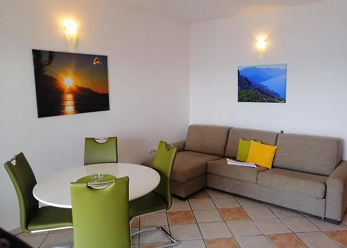 Luxury Ruzmarina With New Heated Infinity Pool And Lounge Area Apartman Marusici (Split-Dalmatia)