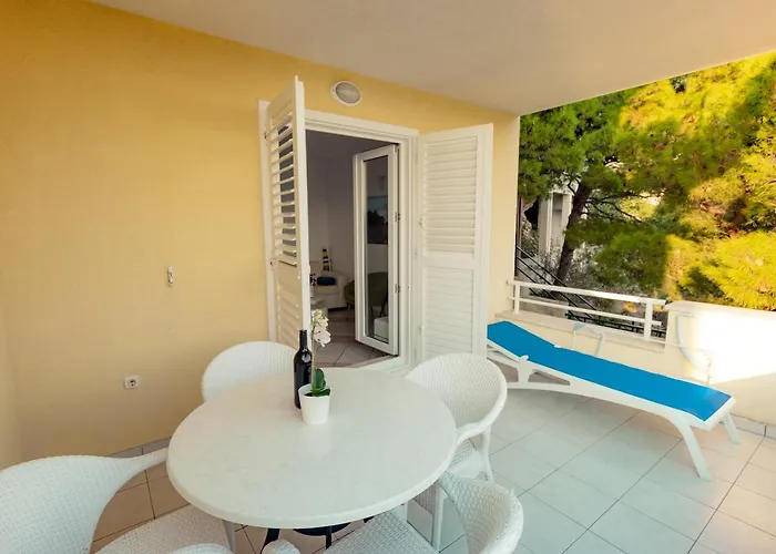 Luxury Ruzmarina With New Heated Infinity Pool And Lounge Area Apartman