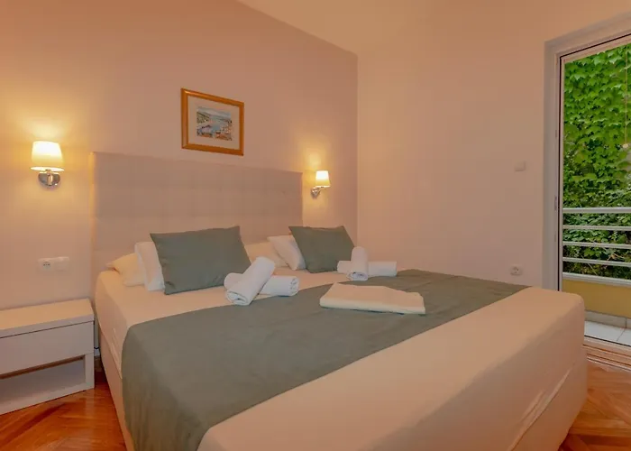 Luxury Ruzmarina With New Heated Infinity Pool And Lounge Area * Marusici (Split-Dalmatia)
