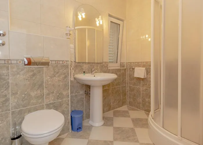 Luxury Ruzmarina With New Heated Infinity Pool And Lounge Area Apartman