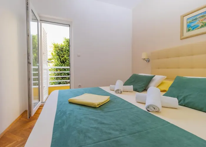 Luxury Ruzmarina With New Heated Infinity Pool And Lounge Area Marusici (Split-Dalmatia)