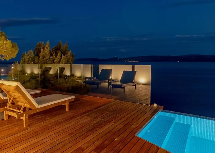 Apartman Luxury Ruzmarina With New Heated Infinity Pool And Lounge Area