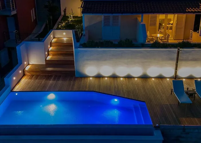 Apartman Luxury Ruzmarina With New Heated Infinity Pool And Lounge Area *