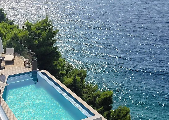 Luxury Ruzmarina With New Heated Infinity Pool And Lounge Area