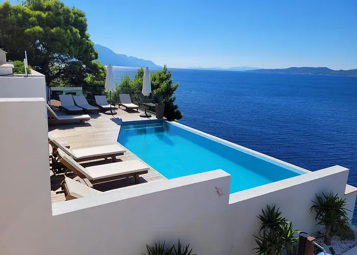 Luxury Ruzmarina With New Heated Infinity Pool And Lounge Area *