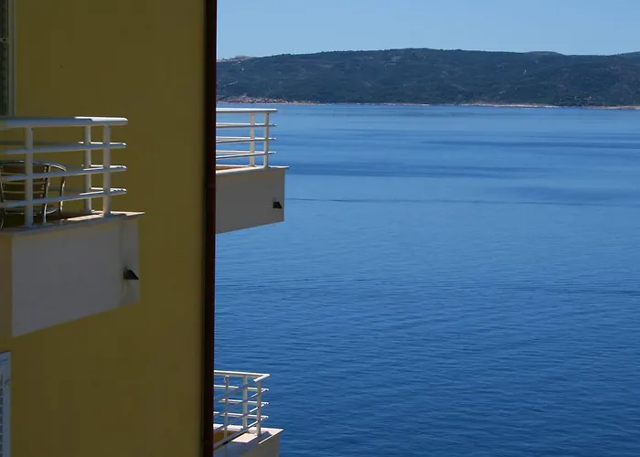 Luxury Ruzmarina With New Heated Infinity Pool And Lounge Area Apartman