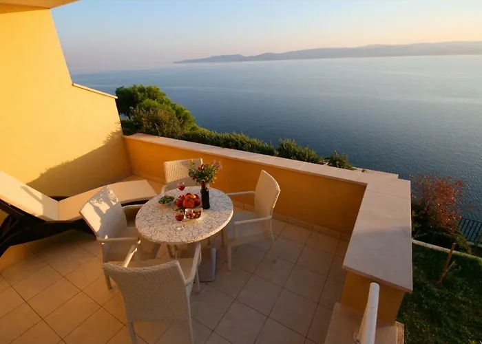 Luxury Ruzmarina With New Heated Infinity Pool And Lounge Area * Marusici (Split-Dalmatia)