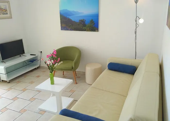 Luxury Ruzmarina With New Heated Infinity Pool And Lounge Area *