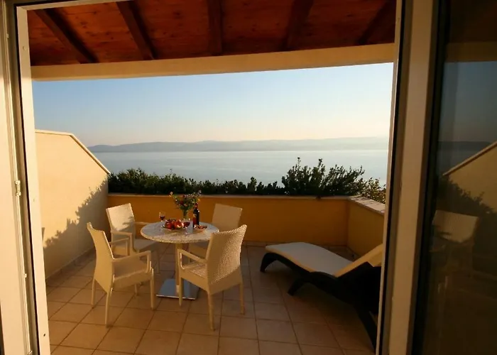 Luxury Ruzmarina With New Heated Infinity Pool And Lounge Area